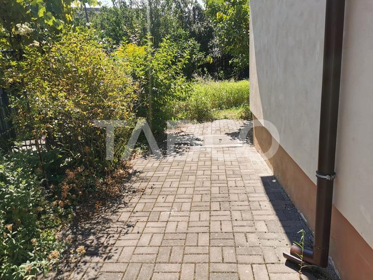 Duplex cu 2 camere cu Canalizare în Central
