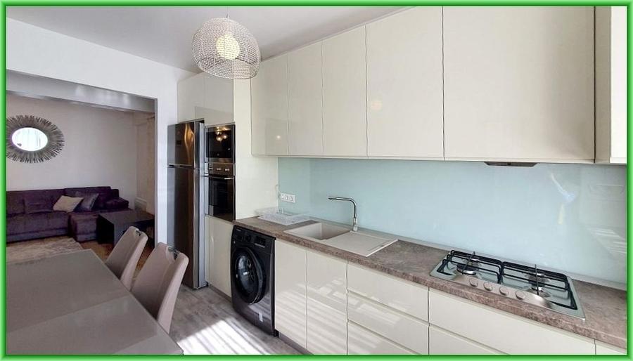 Apartament cu 3 camere decomandat în 9 Mai
