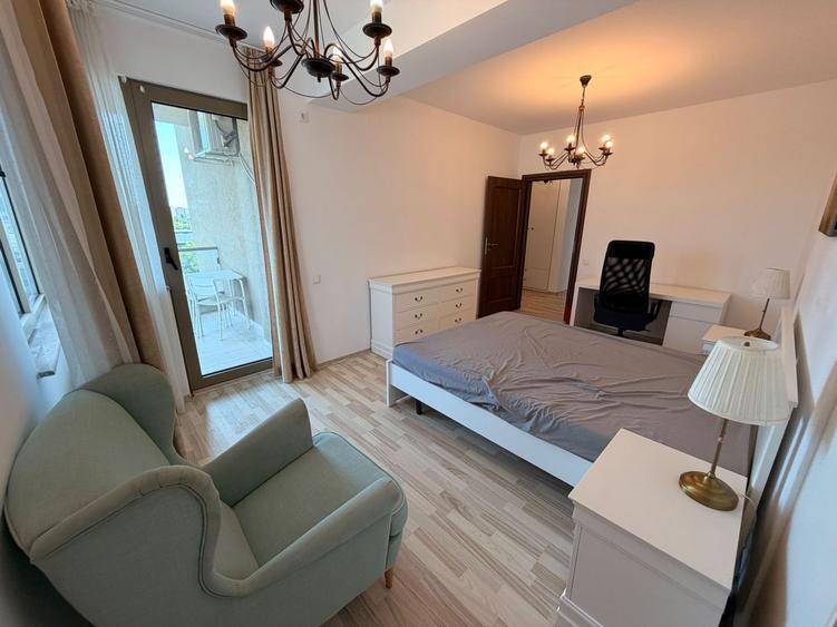 Apartament cu 3 camere semidecomandat, mobilat în Cotroceni