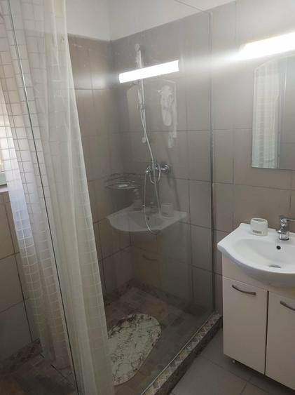 Casă cu 4 camere cu Teren 400 Mp în Palazu Mare