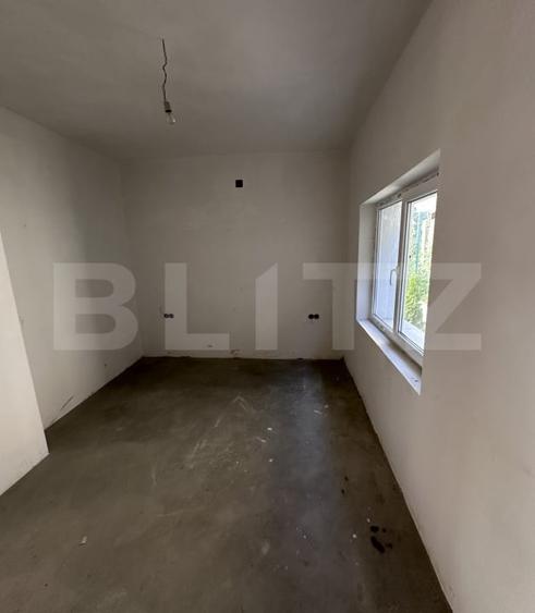 Casă individuală cu 9 camere cu Teren 500 Mp în Gherla