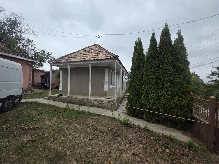 Casă cu Teren 1800 Mp în Scoposeni (Gorban)