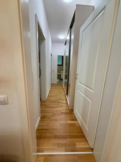 Apartament cu 3 camere semidecomandat în 13 Septembrie