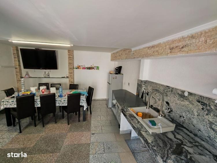Casă cu 3 camere cu Teren 300 Mp în Central