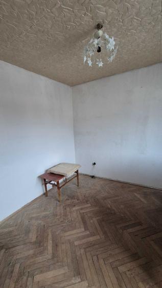 Apartament cu 2 camere nedecomandat în Central