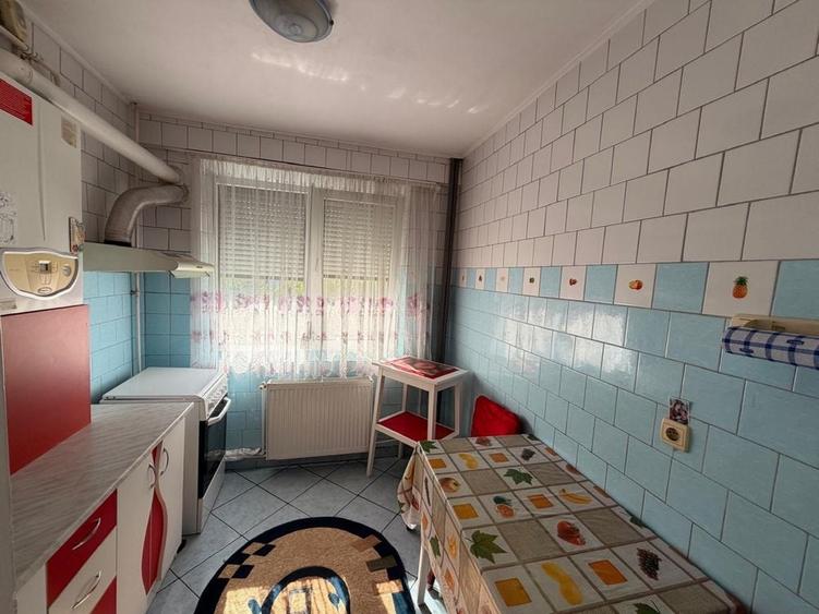 Apartament cu 2 camere semidecomandat în Micro 17