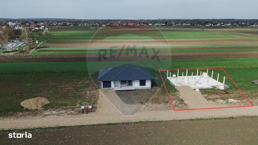 Casă cu 4 camere cu Teren 1000 Mp în Frătăuții Vechi