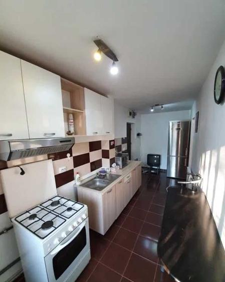Apartament cu 3 camere decomandat în Gară