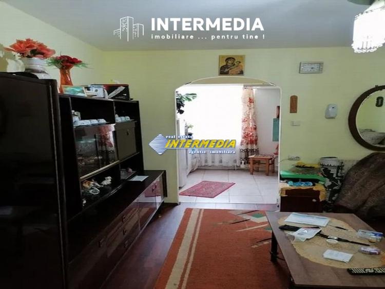 Garsoniera de vanzare in Cetate Alba Iulia etaj intermediar mobilata si utilata - 2
