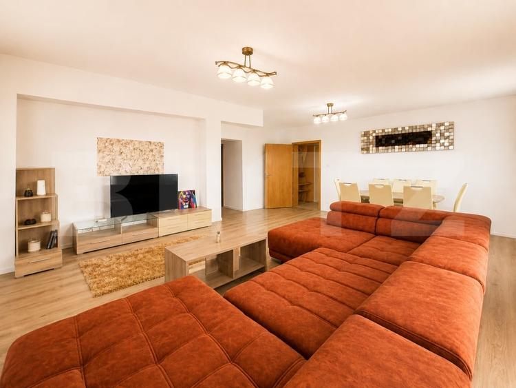 Apartament cu 3 camere decomandat, mobilat în Complex Studențesc