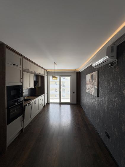 Apartament cu 3 camere semidecomandat, mobilat în Florești
