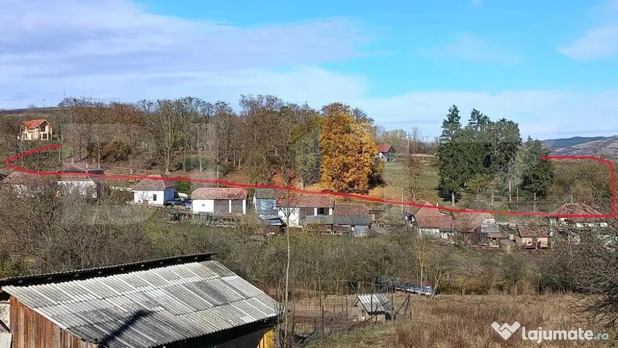 Casă cu 3 camere cu Teren 18449 Mp în Păingeni