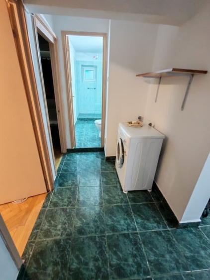 Apartament cu 3 camere decomandat, mobilat în Nerva Traian