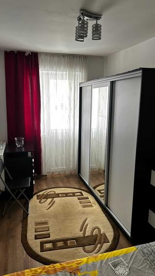 Apartament cu 2 camere semidecomandat în Micro 6