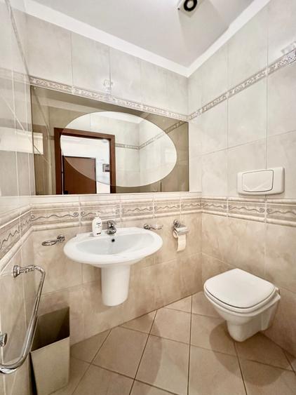 Apartament cu 3 camere decomandat, mobilat în Primăverii
