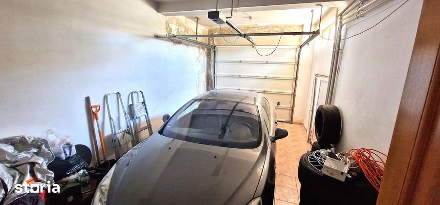 Casă cu 5 camere cu Teren 405 Mp în Coiciu