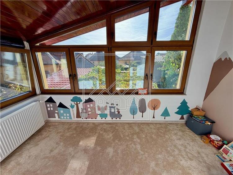 Duplex cu 6 camere cu Canalizare în Terezian