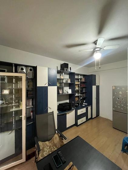Apartament cu 2 camere decomandat în Roșu