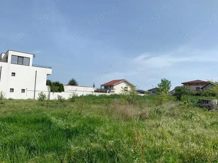 Teren de 670 mp, în Palazu Mare