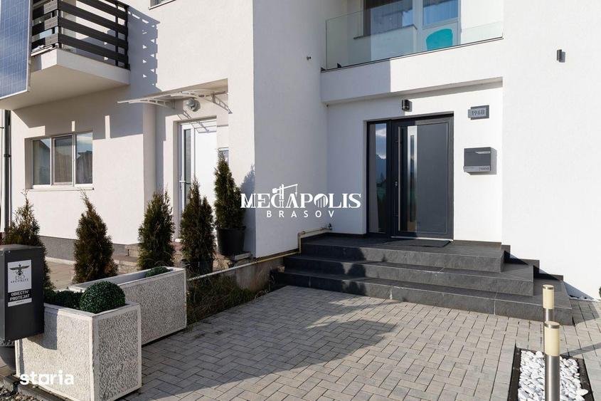 Casă cu 4 camere cu Teren 300 Mp în Central