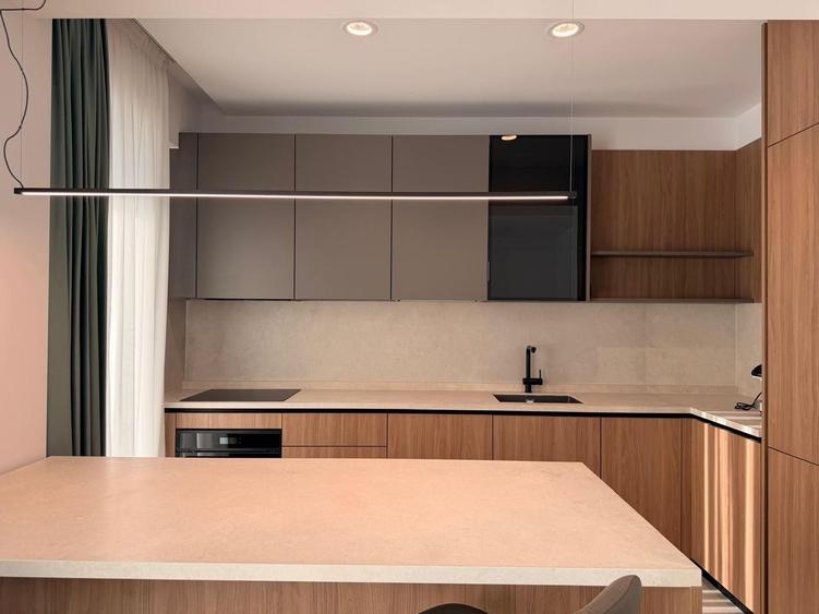 Apartament cu 3 camere decomandat, mobilat în Iancu Nicolae