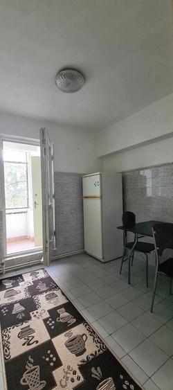 Apartament cu 2 camere decomandat în Micro 19