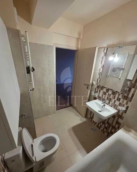 Apartament cu 2 camere semidecomandat, mobilat în Mărăști