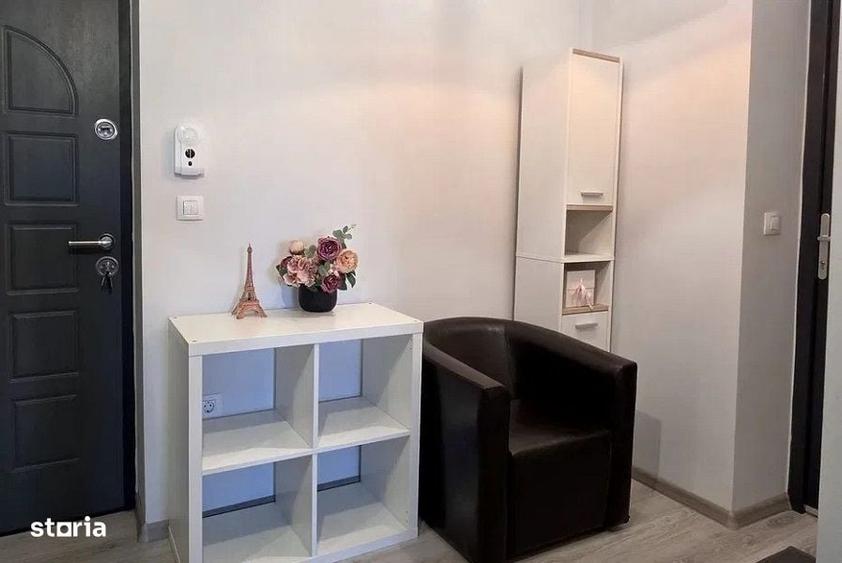Garsonieră decomandată în Piața Unirii