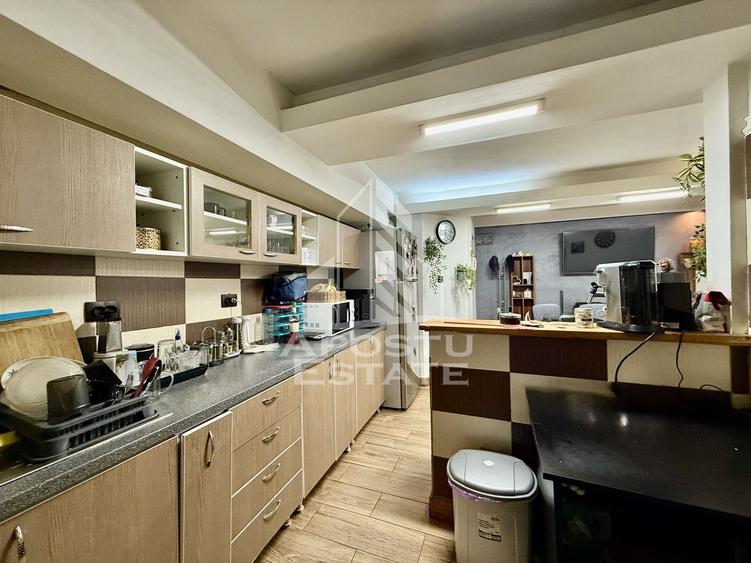 Apartament cu 4 camere semidecomandat, mobilat în Complex Studențesc