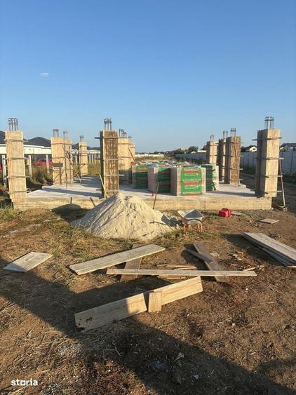 Casă cu 4 camere cu Teren 500 Mp în Central