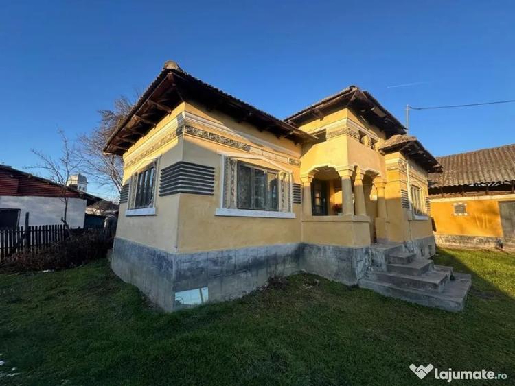 Casă cu 3 camere cu Teren 600 Mp în Priboieni