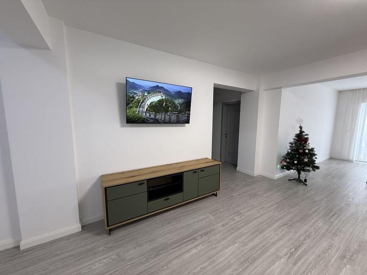 Apartament cu 2 camere semidecomandat, mobilat în Central