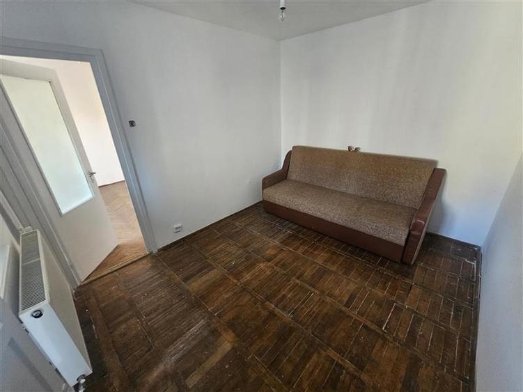 Apartament cu 2 camere nedecomandat, mobilat în Micro II