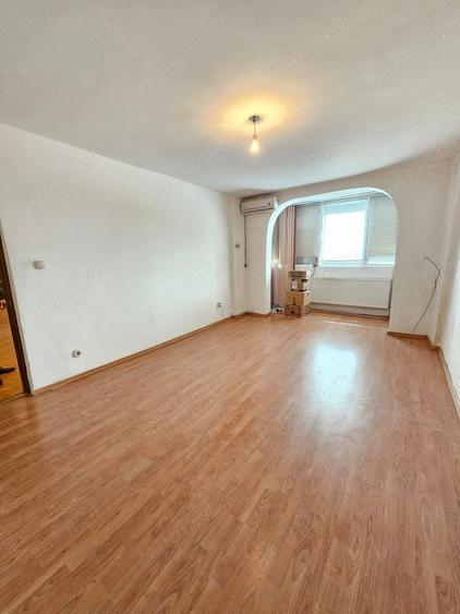 Apartament cu 2 camere decomandat în Roman