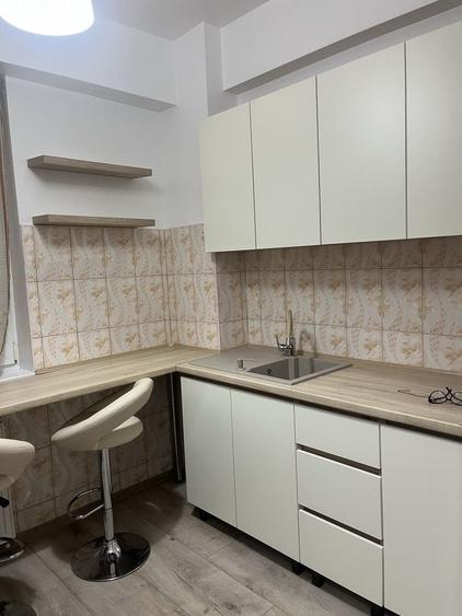 Garsonieră decomandată în Central