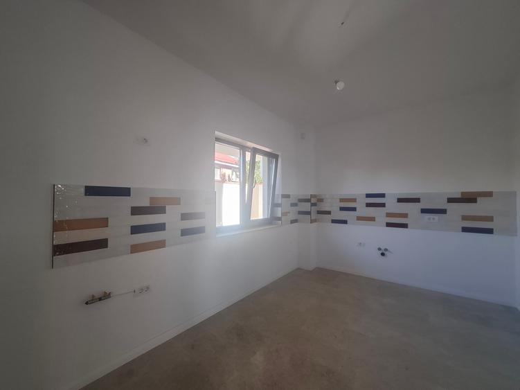 Casă individuală cu 4 camere cu Canalizare în Bragadiru