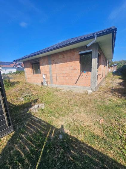 Casă cu Teren 1100 Mp în Bogdănești (Bujoreni)