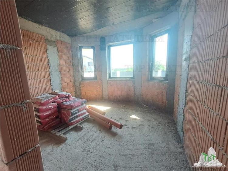 Casă individuală cu 6 camere cu Teren 1000 Mp în Corbeanca