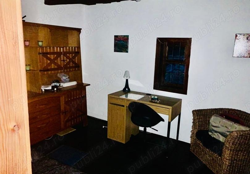 Casă cu 2 camere cu Teren 1500 Mp în Brazii