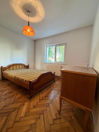 Apartament cu 2 camere decomandat în