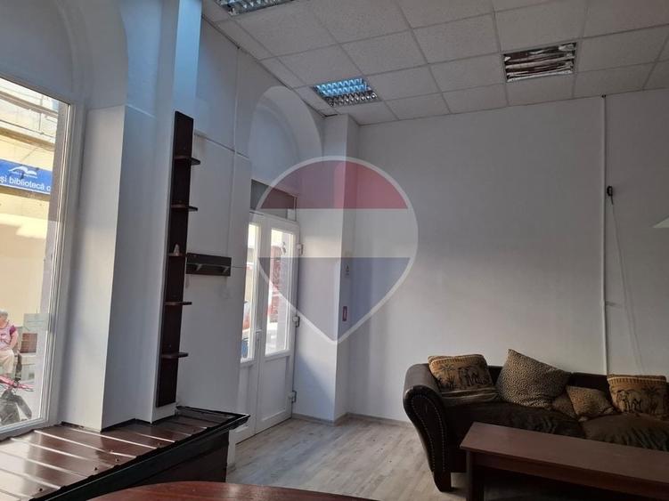 Spațiu comercial, de 28 mp, în Ultracentral