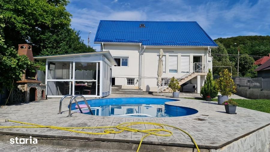 Casă cu 4 camere cu Teren 881 Mp în Curtea de Argeș