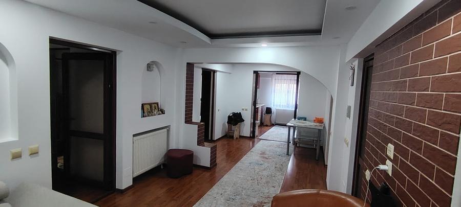 Apartament cu 4 camere în Central