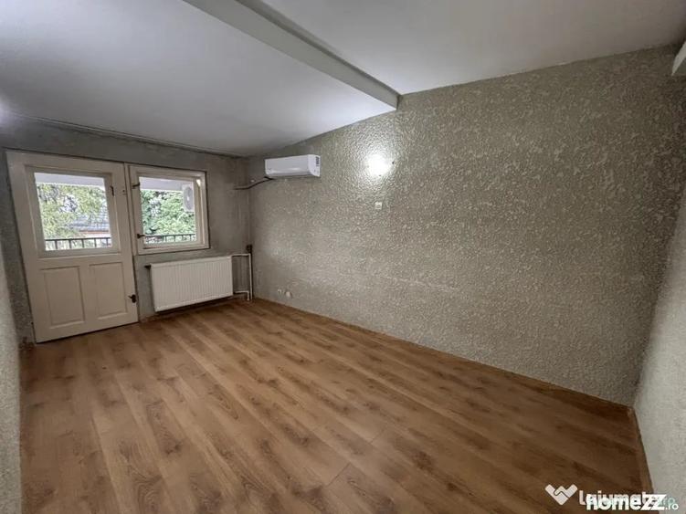 Casă cu 5 camere cu Teren 300 Mp în Calea Călărașilor