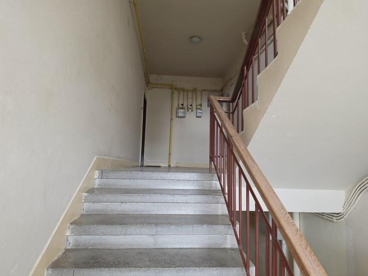 Apartament cu 2 camere nedecomandat în Brașovul Vechi