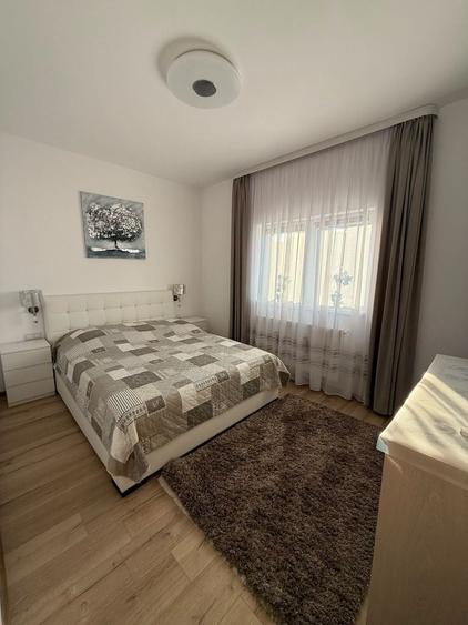 Apartament cu 3 camere decomandat în Exterior Vest
