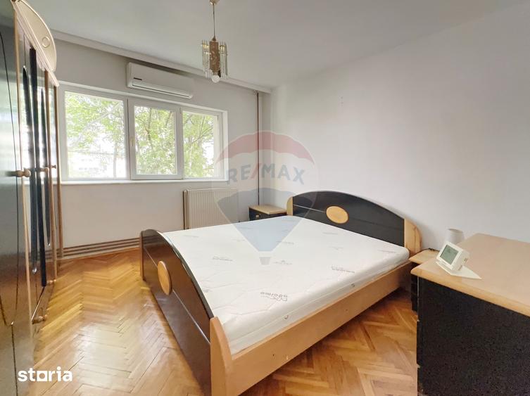 Apartament cu 3 camere decomandat, mobilat în Est