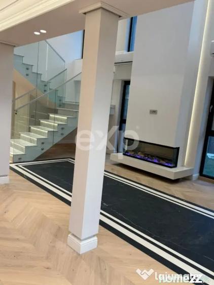 Apartament cu 4 camere în Sisești