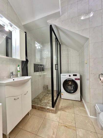 Duplex cu 5 camere cu Canalizare în Central
