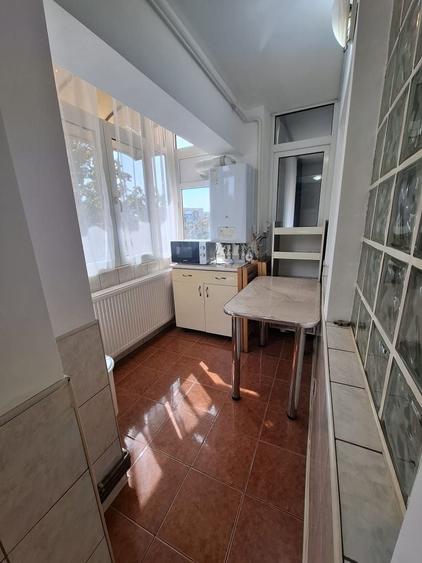 Apartament cu 2 camere decomandat în Exterior Vest